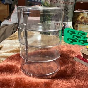 Stacked storage container